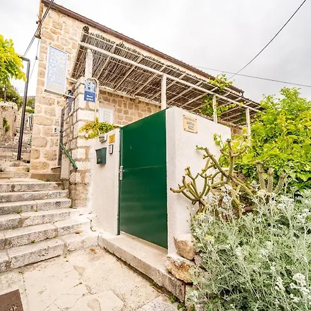 Kazo Gostinjska kuća 3*